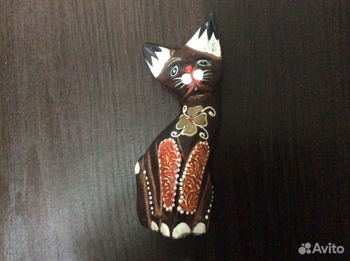 Статуэтка кошка