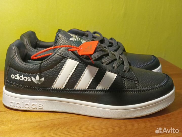 Кроссовки adidas