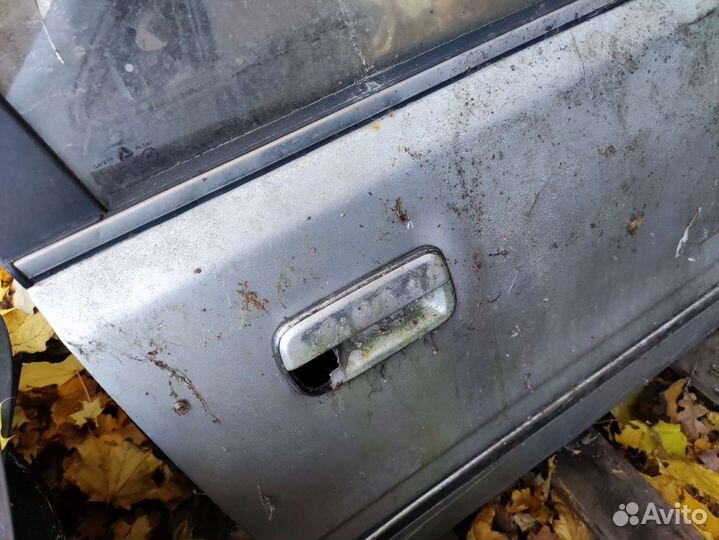 Передняя правая дверь Hyundai sonata 1