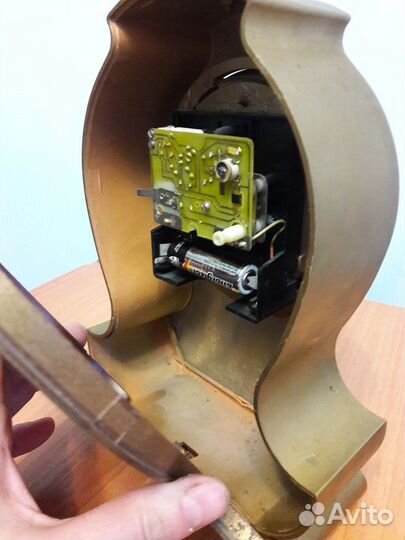 Часы настольные Янтарь ссср. Рабочие