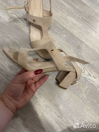 Босоножки женские 37 размер