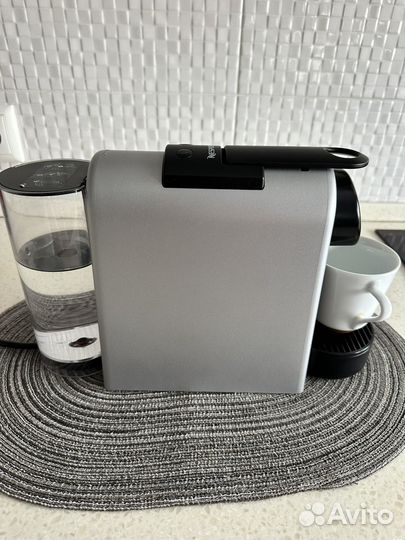 Маленькая, на одну чашку Кофемашина nespresso