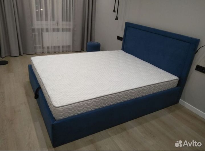 Кровать с подъемным механизмом