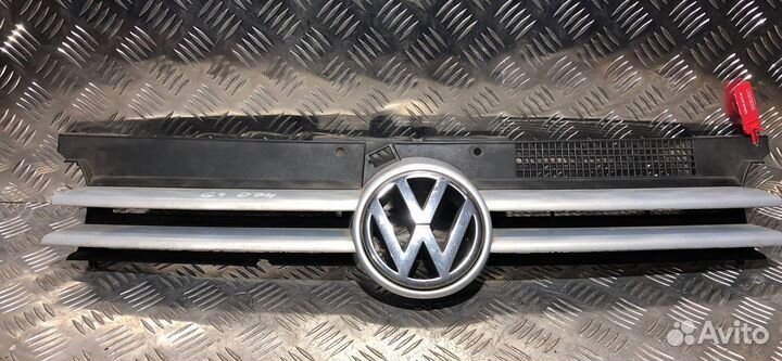 Решетка радиатора Volkswagen Golf 4 (1997 - 2006)