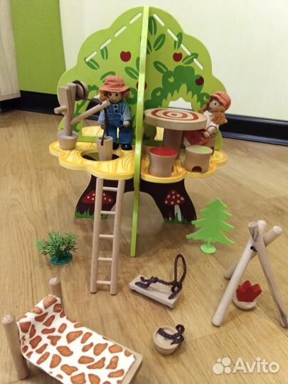 Деревянная игрушка домик - дерево