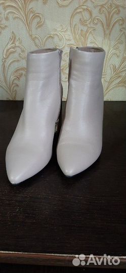 Продам ботильоны размер 38