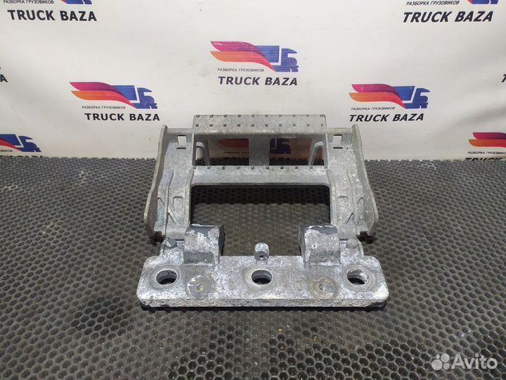 1689404 Подножка обслуживания