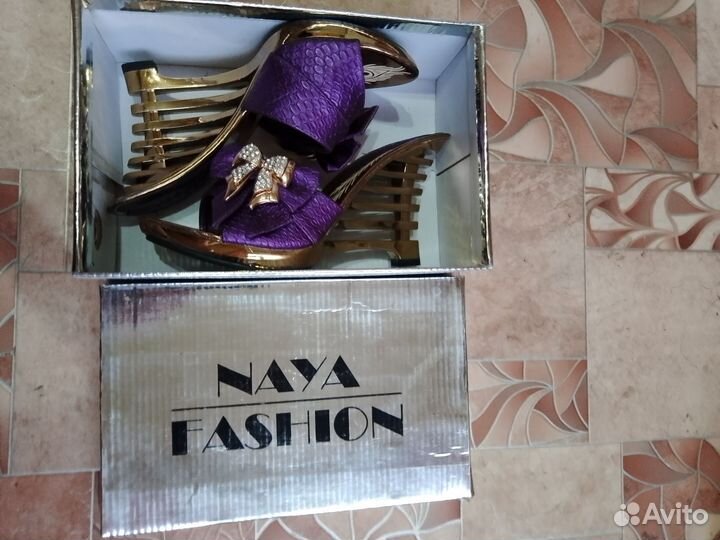 Шлепанцы женские 35 размер