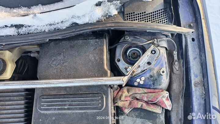 Распорка передних стоек, усилитель кузова Mazda3