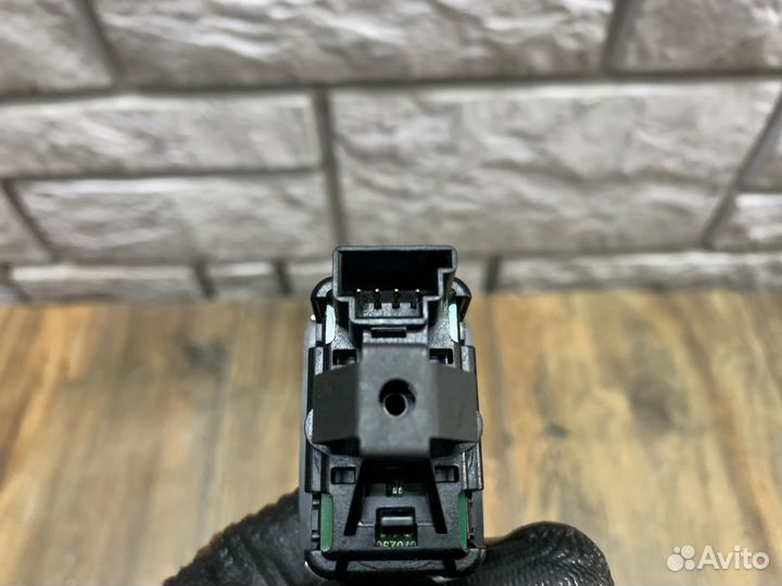 Mercedes Benz CLS W218 Кнопка стеклоподъемника