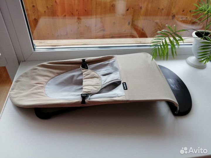 Шезлонг babybjorn