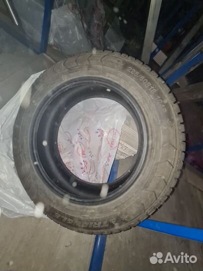 Triangle Snowlink TWT02 225/60 R18