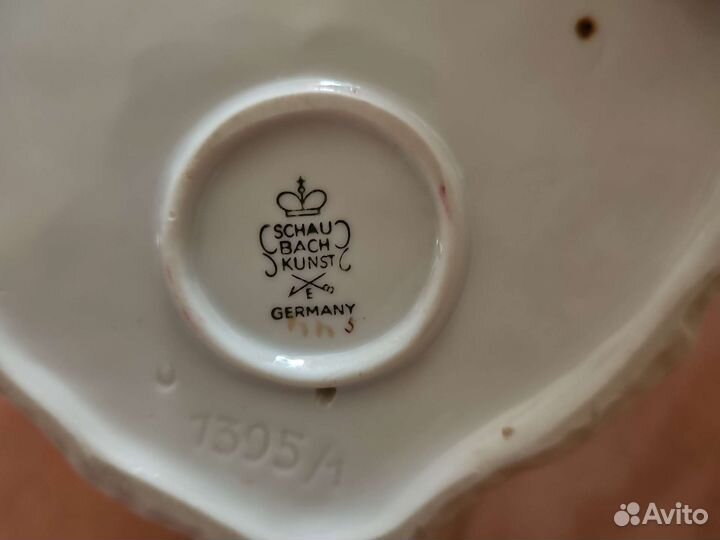 Статуэтка фарфоровая 