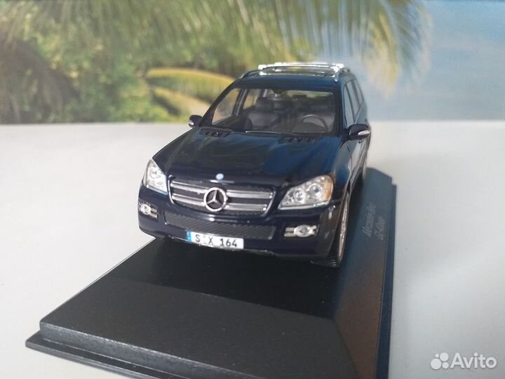Модель Mercedes Benz GL-Class X-164 minichamps
