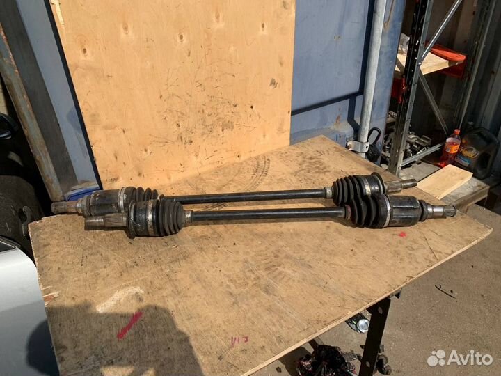 Приводной вал задний левый Suzuki Kizashi 2.4