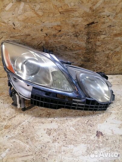 Фара ксенон правая Lexus GS 3 GRS191