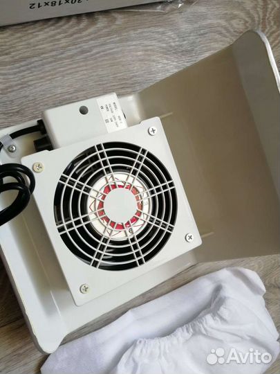 Пылесос (вытяжка для ногтей) для маникюра. Новая