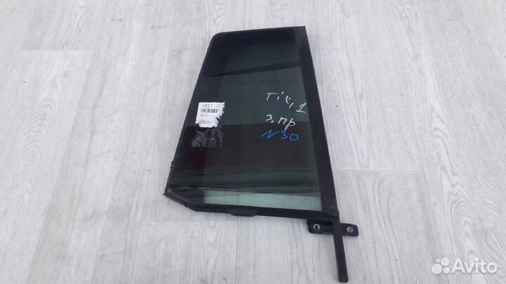 Стекло (форточка) двери задней правой №30 Tiguan 1