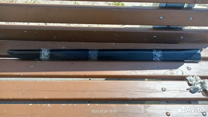 Молдинги на двери