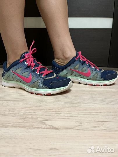 Кроссовки nike женские 38