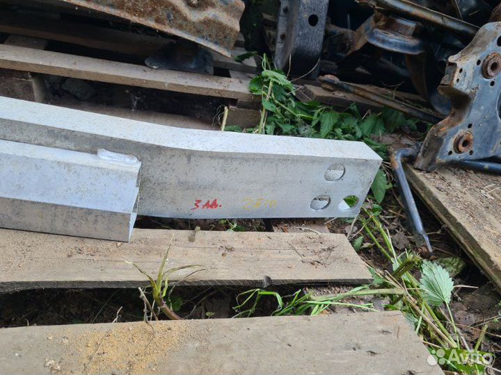 Усилитель бампера задний Nissan Murano Z51 VQ35DE