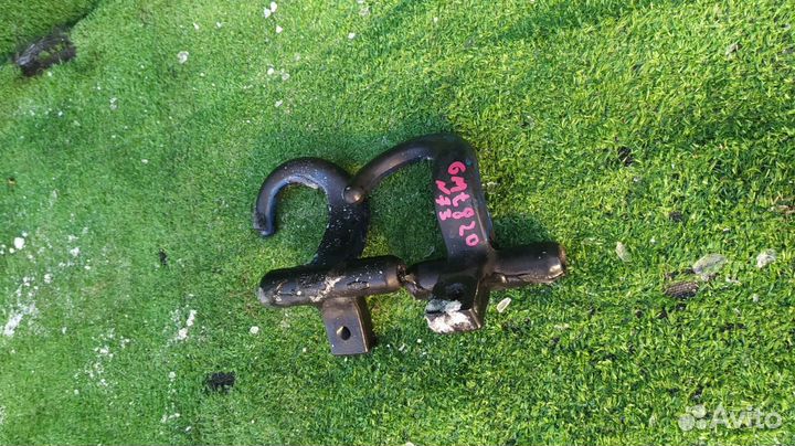 Крюк буксировочный Cadillac Escalade кроссовер MFI