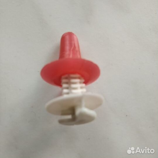 Пистоны крепления дверных карт ваз 2114