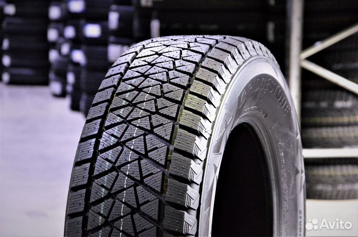 Bridgestone Blizzak DM-V2 215/60 R17