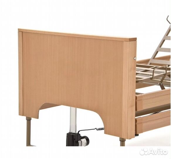 Медицинская кровать для лежачих больных
