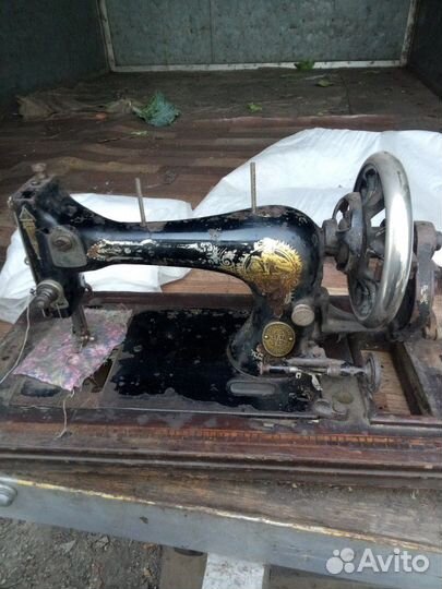 Швейная машина Singer
