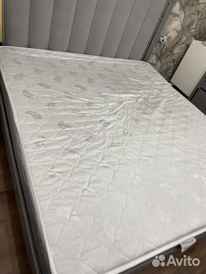 Матрас 180 200 бу