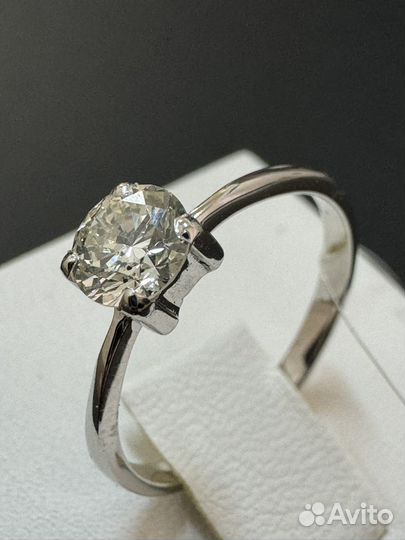 Золотое кольцо с бриллиантом 0,62 карат