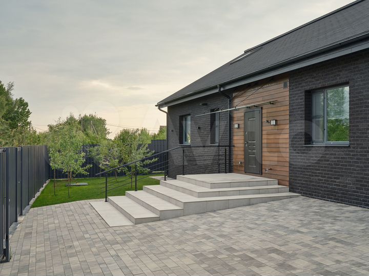 Дом 342 м² на участке 12 сот.