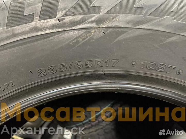 Bridgestone Blizzak Spike-02 SUV 235/65 R17 108T