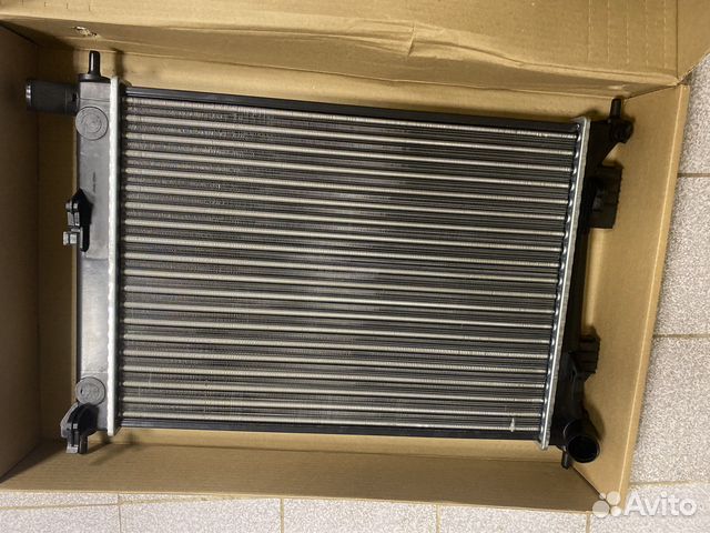 Радиатор охлаждения Kia Rio 3 Hyundai Solaris