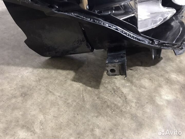 Корпус фары Toyota LC200