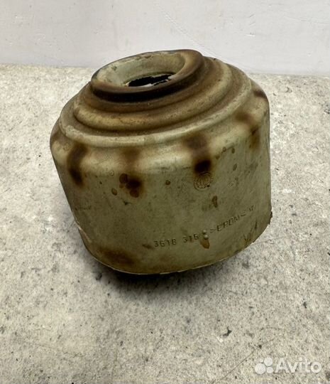 Подушка двигателя передняя левая Mercedes-Benz