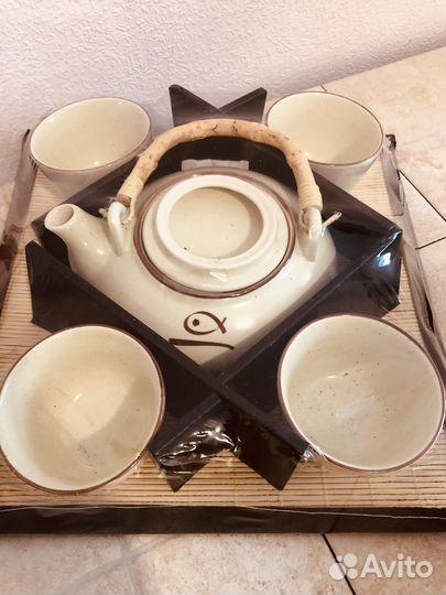 Сервиз чайный Чайник и чашки