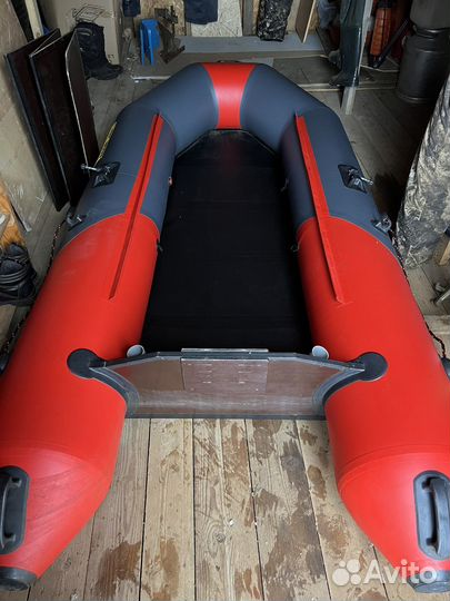 Лодка муссон 3000