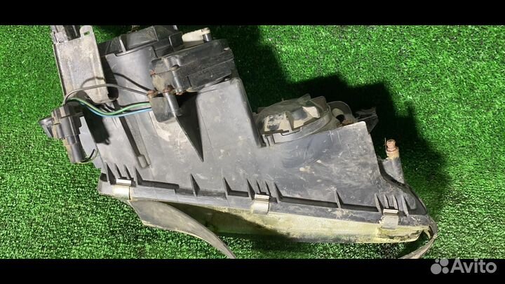 Фара передняя правая Mazda Xedos 9