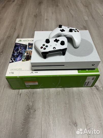 Продам xbox one s 1tb