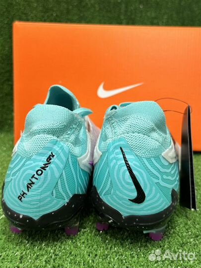 Футбольные бутсы Nike phantom gx