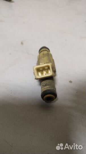 Форсунка топливная Ford Focus 1 2.0 1998-2005