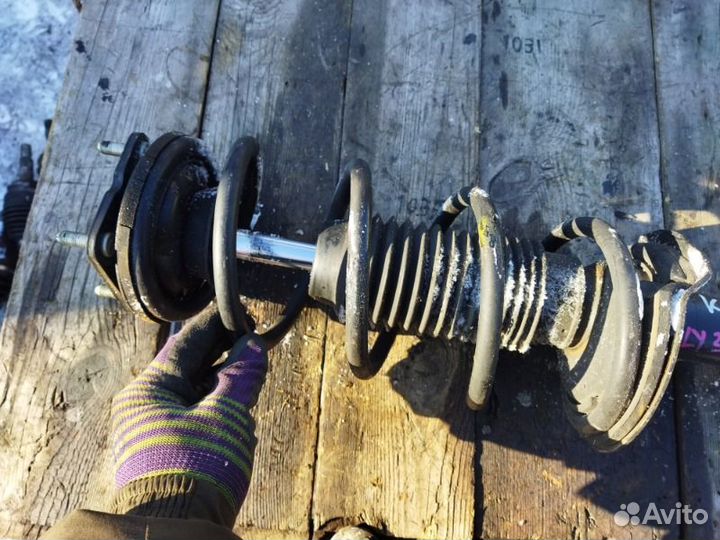 Стойка передняя правая Mazda Mpv LY3P