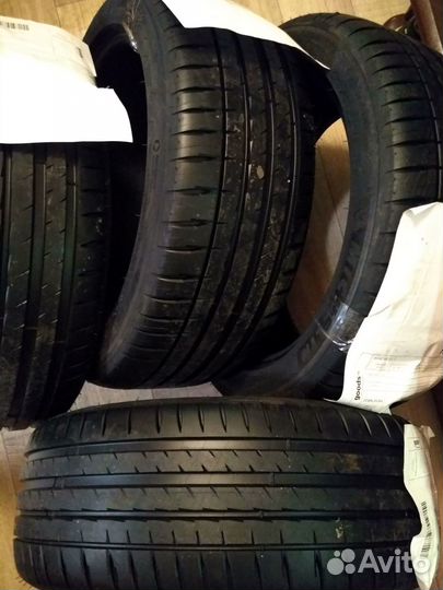 Michelin Pilot Sport 4 S 225/45 R19 96Y