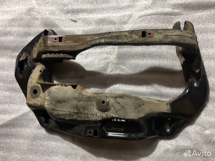 Подрамник АКПП bmw x5 e70