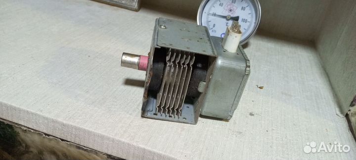 Магнитрон для микроволновке