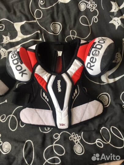 Нагрудник хоккейный