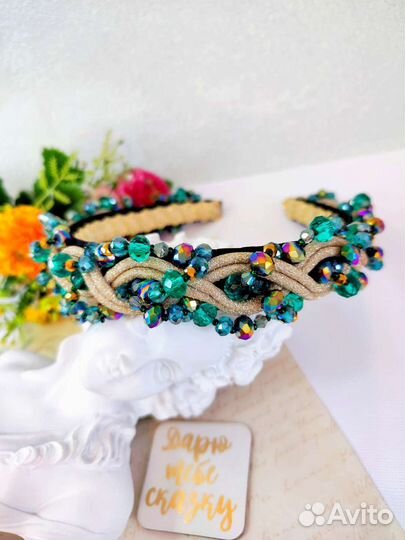 Ободок ручной работы из бусин Изумрудно зеленый