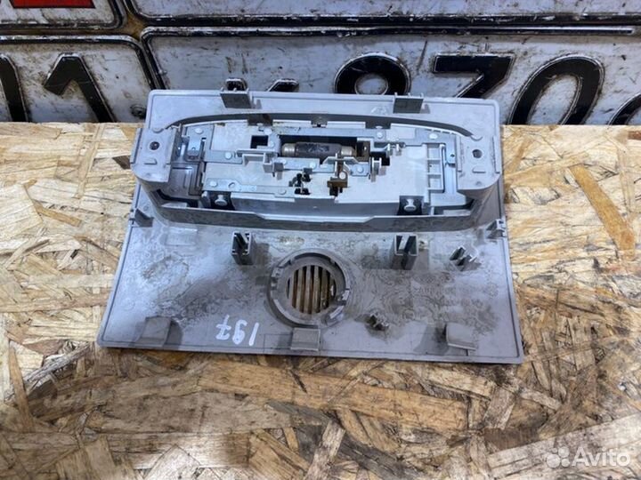 Плафон подсветки салона Ford Focus универсал 1.8